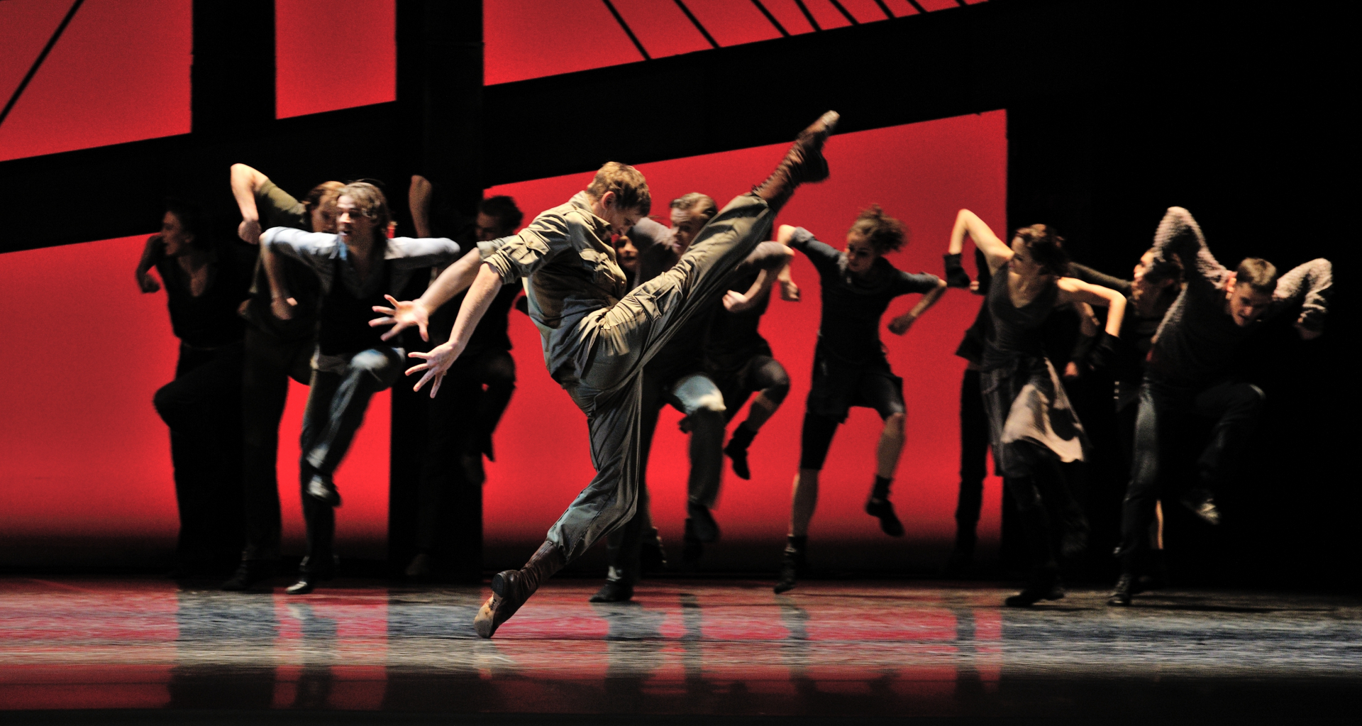 Vũ đoàn Eifman Ballet mang siêu phẩm Eugene Onegin đến gần hơn với khán giả Việt