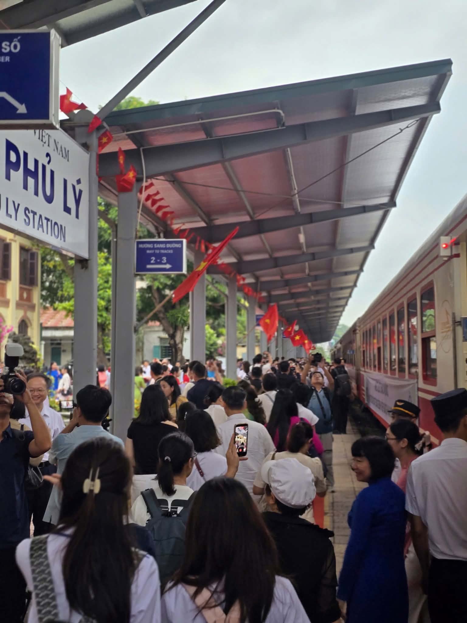 Đoàn tàu Bạch Mai: Những chuyến tàu mang theo khát vọng đưa y tế chất lượng cao đến gần người dân