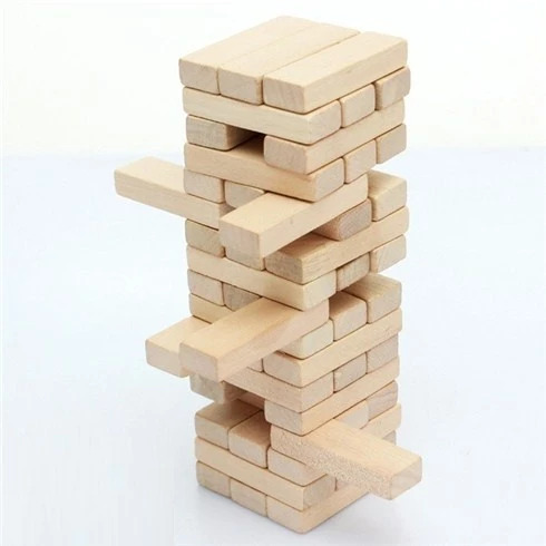 Hiện nay, trên thị trường có rất nhiều bộ domino gỗ với giá chỉ từ vài chục nghìn đến khoảng hơn một trăm nghìn đồng. 