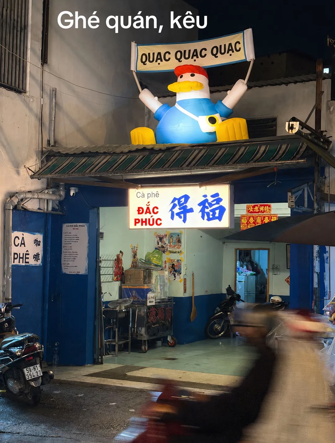 Đắc Phúc là một quán cafe thật sự rất lắm chiêu trò.