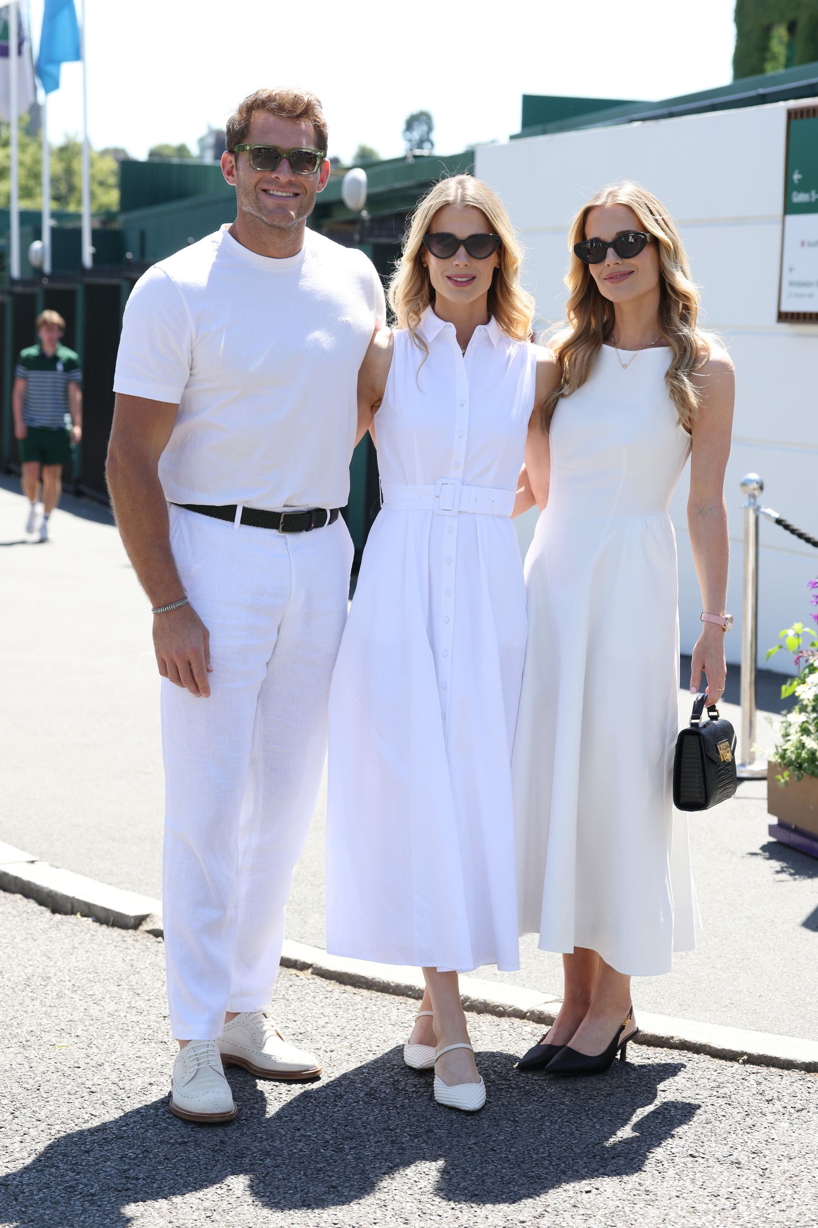 Hai cháu gái sinh đôi của Công nương Diana diện trang phục trắng thanh lịch tại Wimbledon với thương hiệu yêu thích của Vương phi Kate