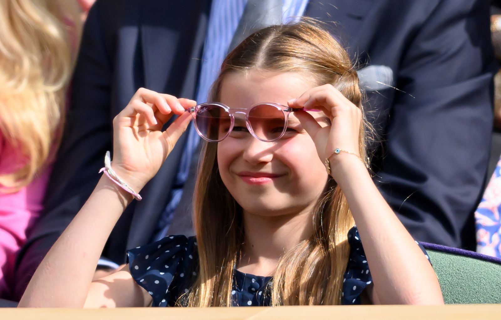 Vương phi Kate đeo món phụ kiện được Công chúa Charlotte yêu thích tại Wimbledon 2026
