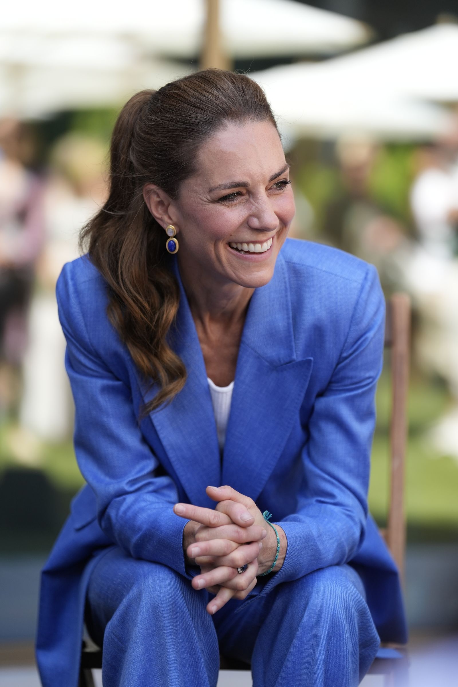 Vương phi Kate đeo món phụ kiện được Công chúa Charlotte yêu thích tại Wimbledon 2026