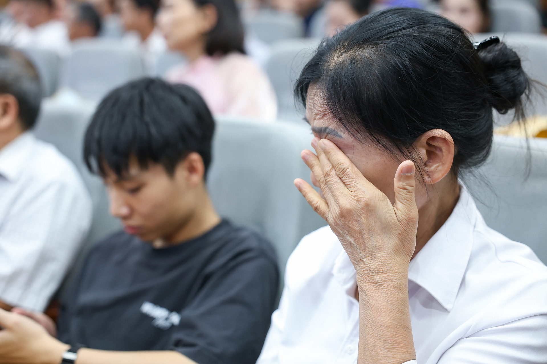 Phụ huynh xúc động chứng kiến giây phút tốt nghiệp của khóa Bác sĩ Y khoa đầu tiên tại trường ĐH Đại Nam.