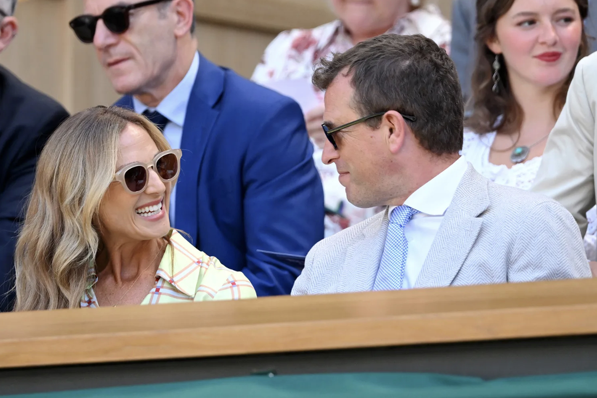 Harriet Sperling diện trang phục từ chính nhà thiết kế váy cưới khi cùng Peter Phillips xuất hiện tại Wimbledon