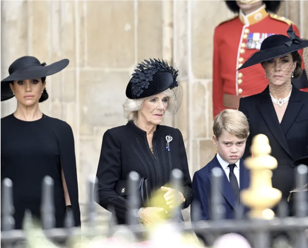 Mối quan hệ giữa Vương phi Kate và Meghan Markle hiện ra sao?
