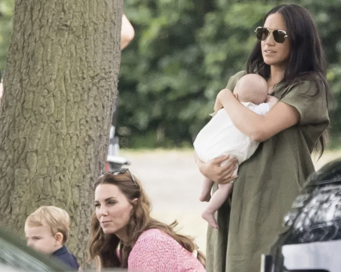 Mối quan hệ giữa Vương phi Kate và Meghan Markle hiện ra sao?