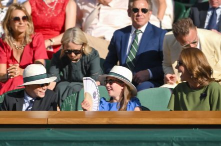 Vì sao Hoàng tử George phải mặc vest, thắt cà vạt giữa trời hơn 30 độ khi đến Wimbledon?