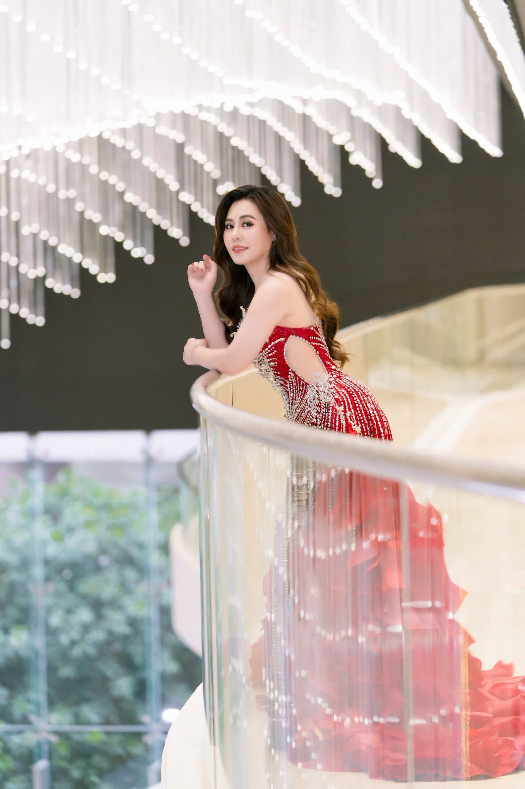 Hoa hậu Phan Kim Oanh bật khóc sau ba năm xây dựng Miss Multicultural World: “Mọi sự hy sinh đều xứng đáng”