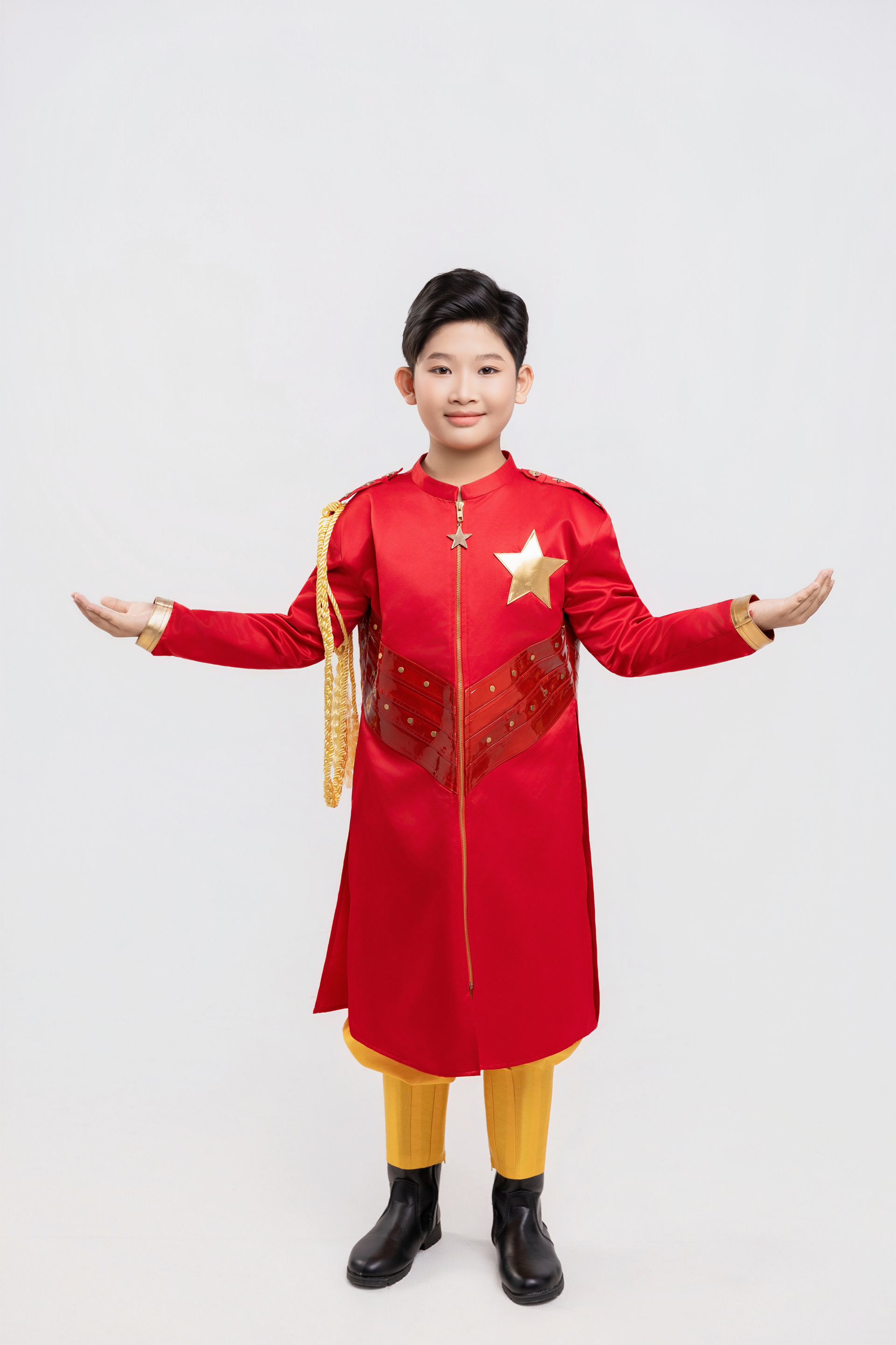 Cậu bé 13 tuổi có loạt video cover triệu view giành HCV Liên hoan âm nhạc Yoshine