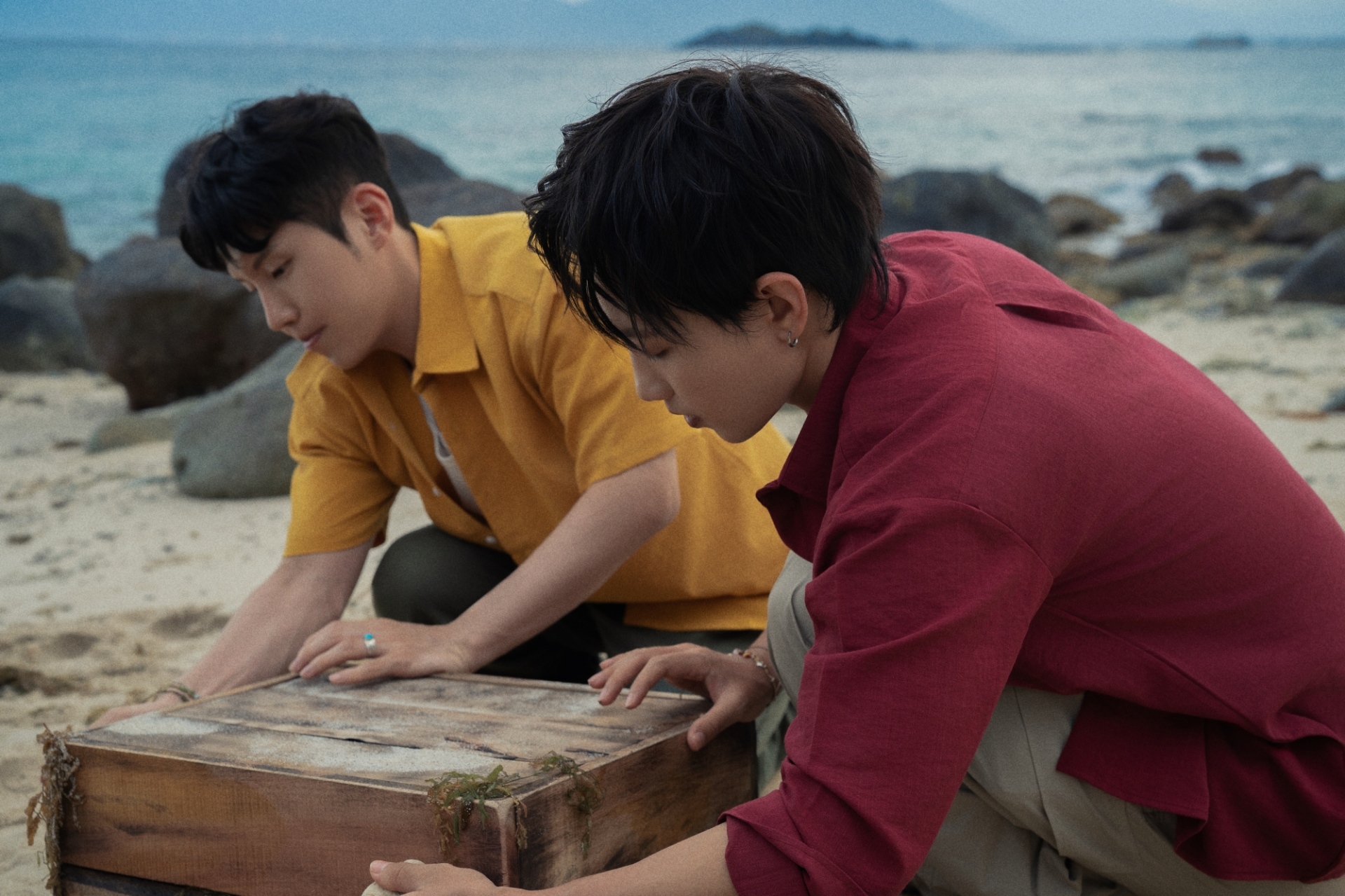 Năng suất như Hoàng Dũng: Vừa thi Anh Trai Vượt Ngàn Chông Gai, vừa chuẩn bị concert, vẫn ra nhạc mới tặng fan