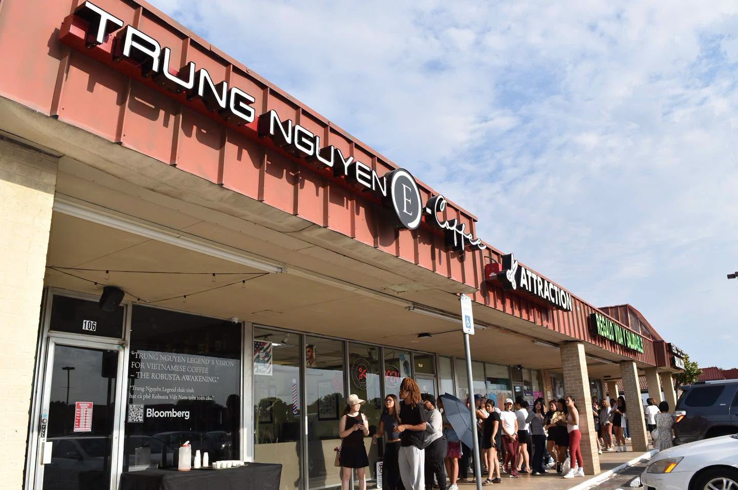 Cửa hàng Trung Nguyên E-Coffee vừa khai trương tại Garland, Texas (Mỹ).