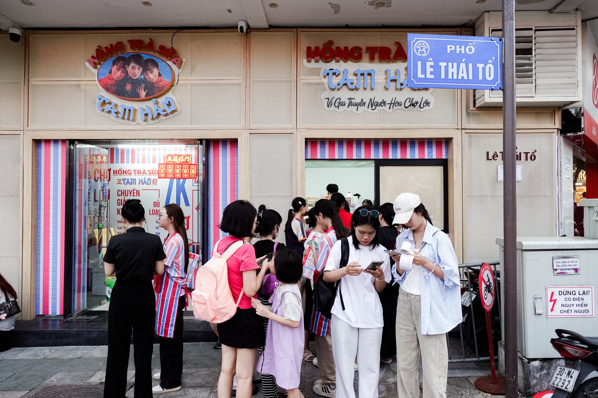 Thuê địa điểm
