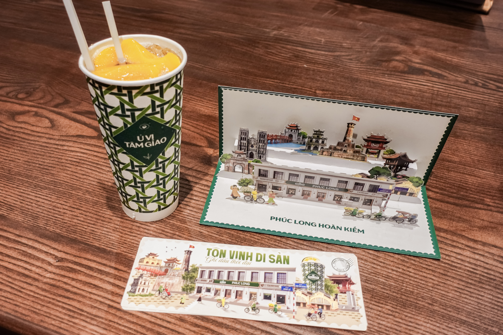 Review nóng cơ sở Phúc Long mới nhất rộng 360 m2 tại ‘đất vàng’ Bưu điện Hà Nội, cạnh tranh với Starbucks, Highlands và Every Half