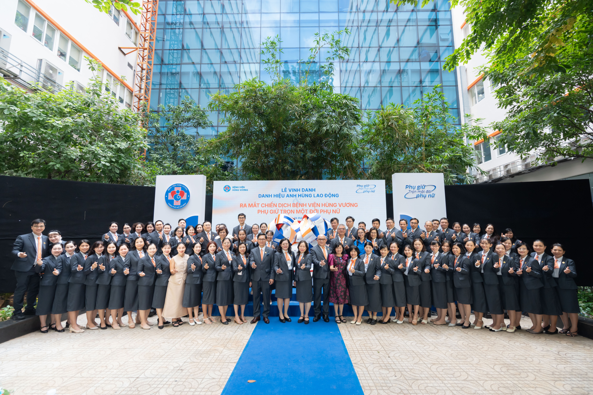 Bệnh viện Hùng Vương vinh danh danh hiệu Anh hùng Lao động, ra mắt chiến dịch “Phụ giữ trọn một đời phụ nữ”