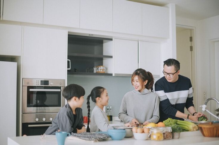 Nhà “mẹ quá mạnh mẽ, bố quá yếu đuối”, con lớn lên dễ rơi vào 2 kiểu tính cách này