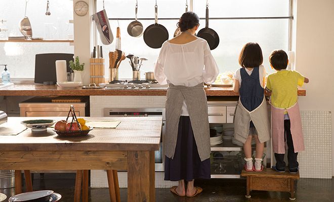 Nhà “mẹ quá mạnh mẽ, bố quá yếu đuối”, con lớn lên dễ rơi vào 2 kiểu tính cách này