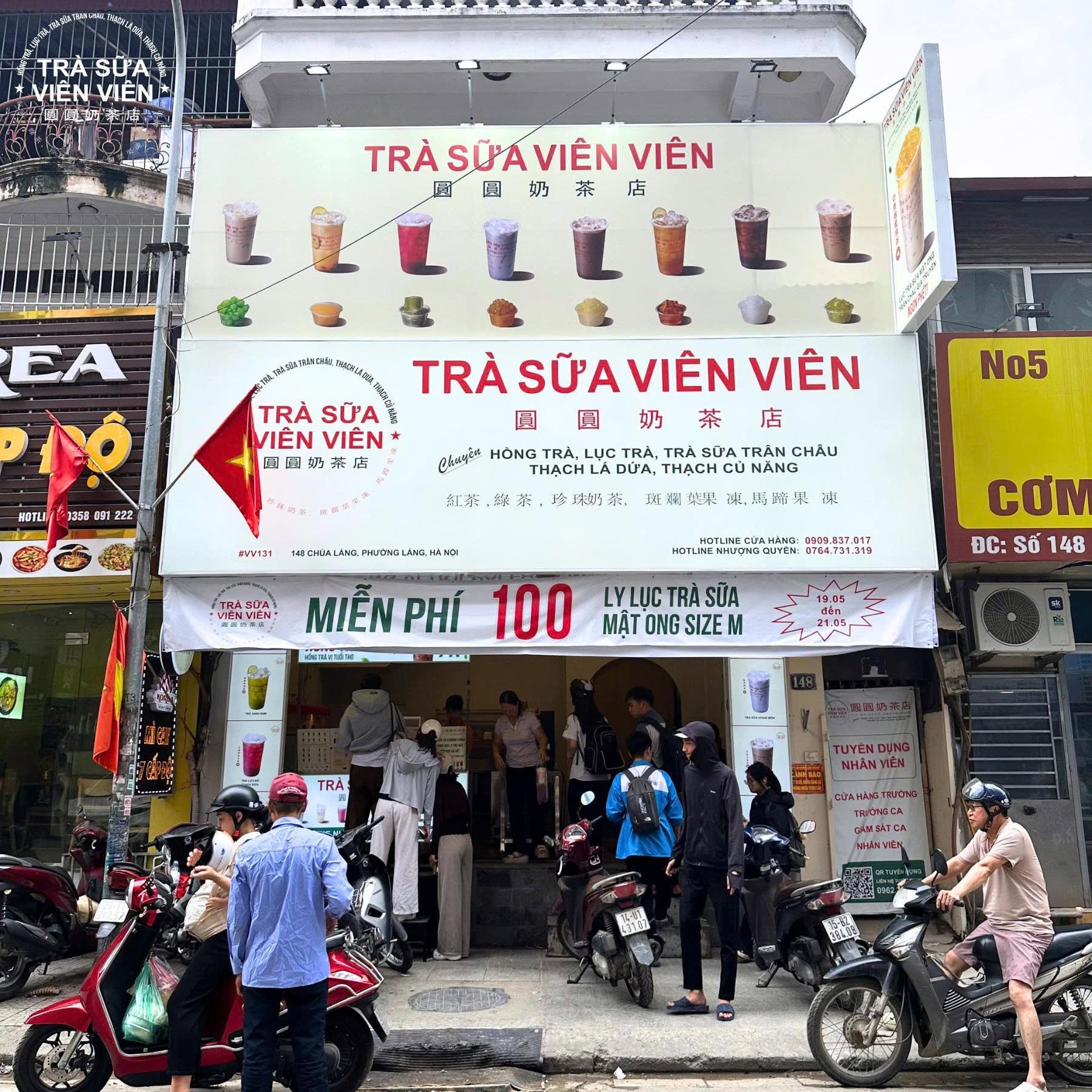 Hà Nội xuất hiện hàng loạt phố trà sữa giá rẻ: Cửa hàng mọc lên dày đặc, khách vẫn xếp hàng