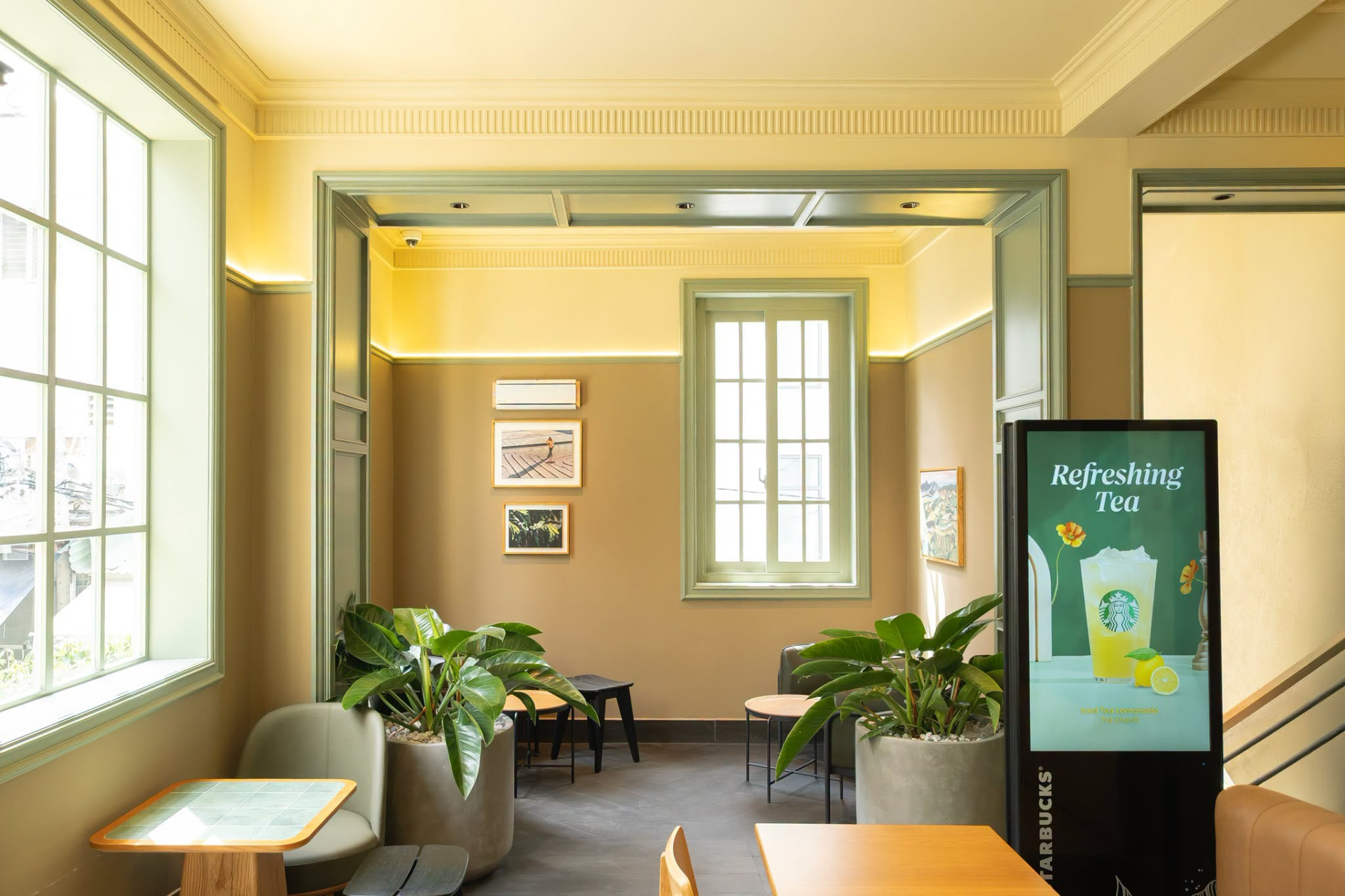 Lần đầu tiên của Starbucks: Mở cửa hàng