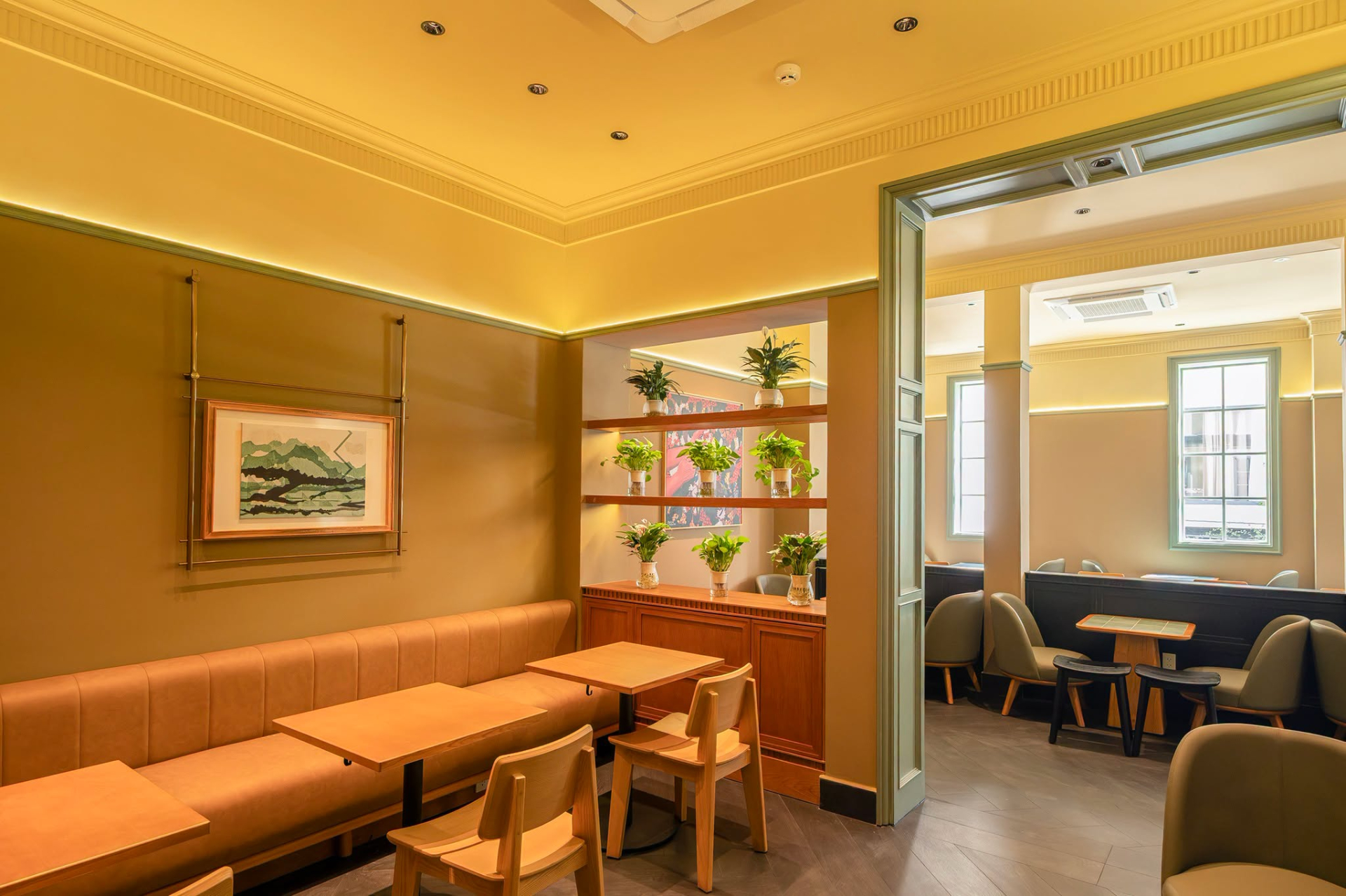 Lần đầu tiên của Starbucks: Mở cửa hàng