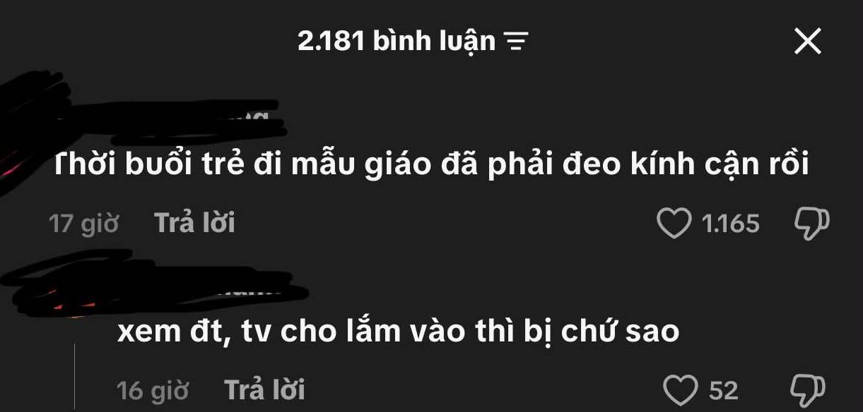 Những lời nhận xét tưởng chừng quen thuộc ấy nhanh chóng trở thành sự phán xét khi nhiều người chưa hề biết nguyên nhân thực sự khiến đôi mắt của bé gặp vấn đề.