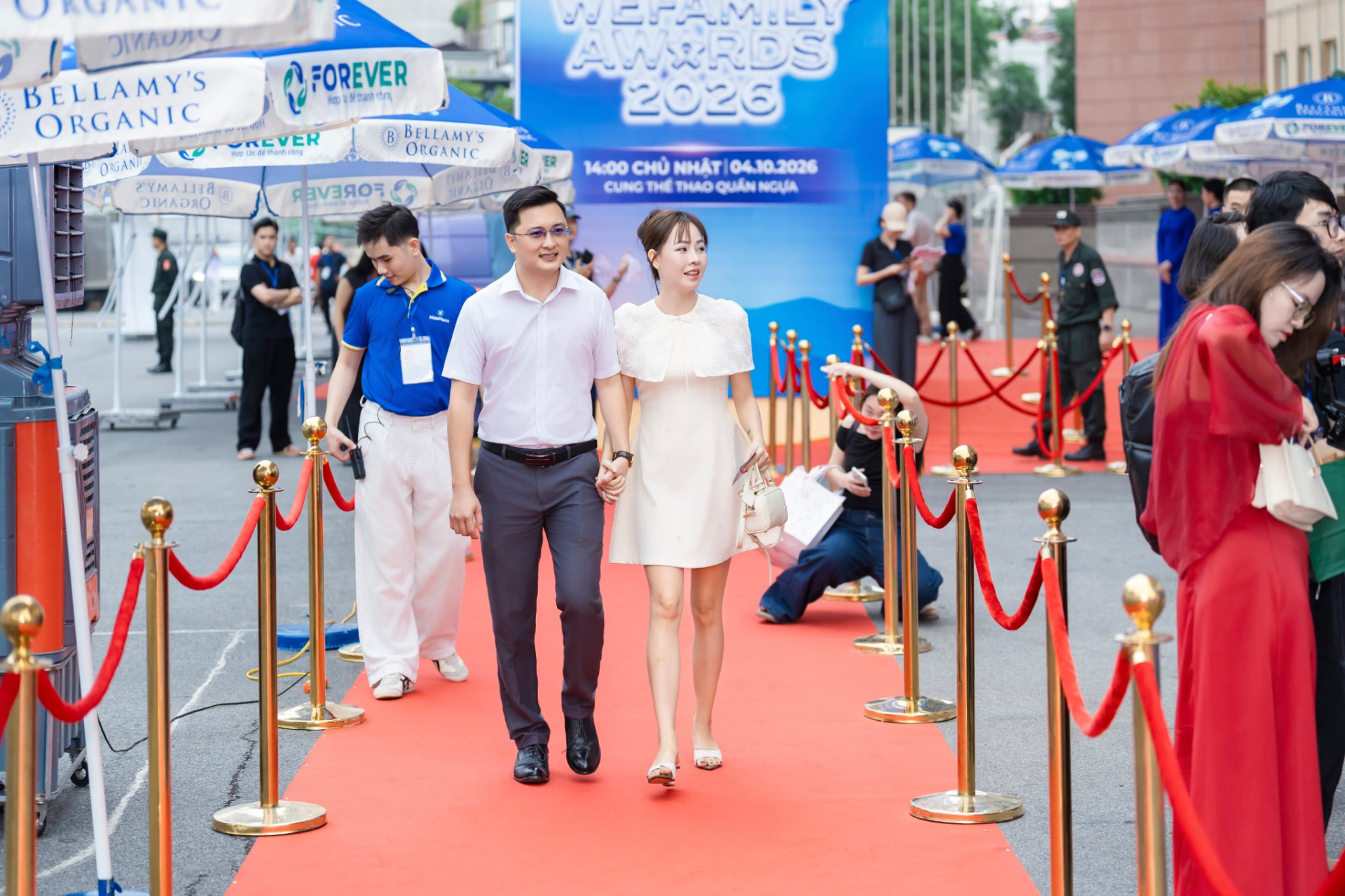 Chị đã kiên cường cùng chồng đi qua từng nghịch cảnh để bảo vệ mái ấm nhỏ và gieo mầm hy vọng cho các con.