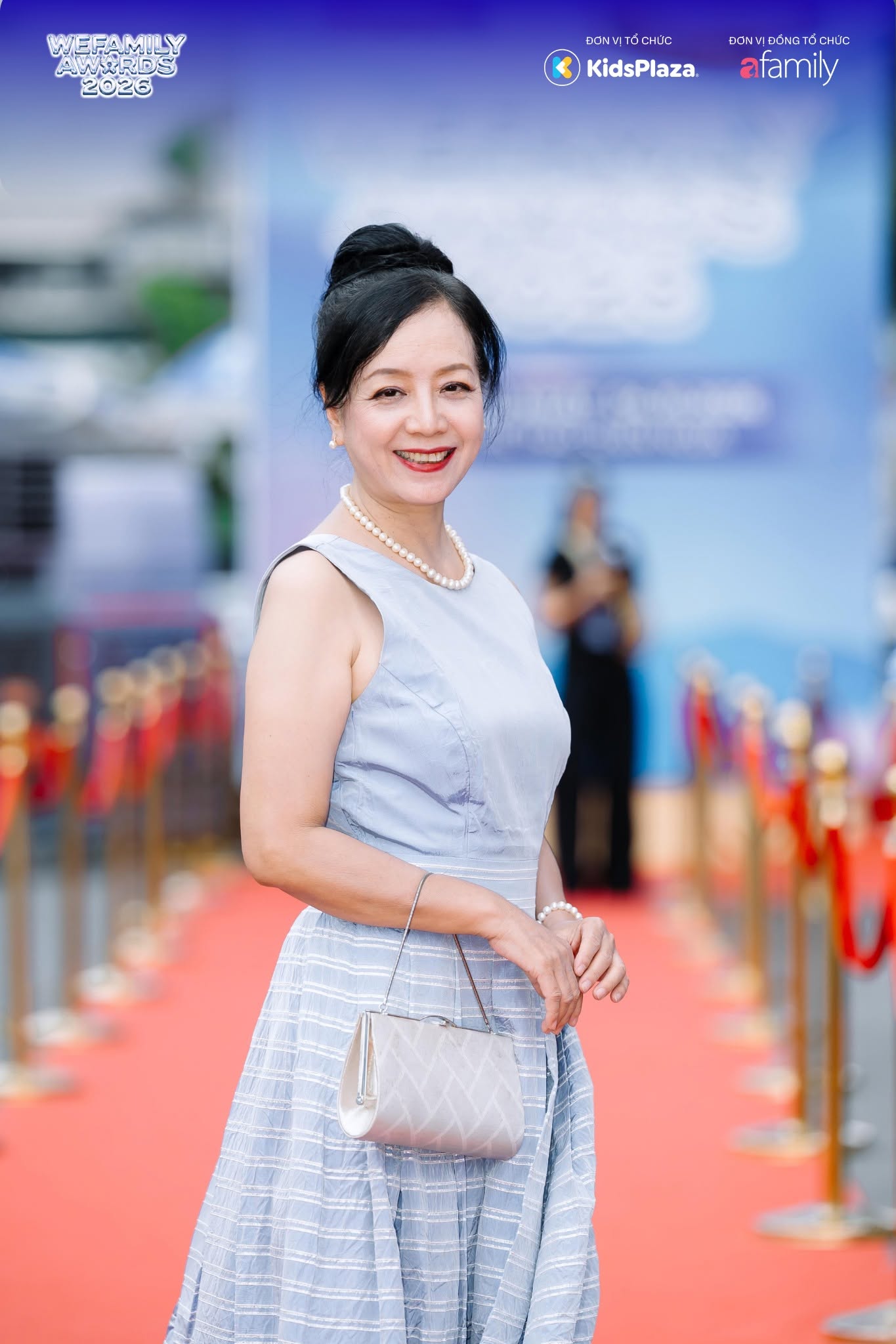NSƯT Chiều Xuân xuất hiện rạng rỡ tại WeFamily Awards 2026, xúc động trước ý nghĩa của các hạng mục vinh danh