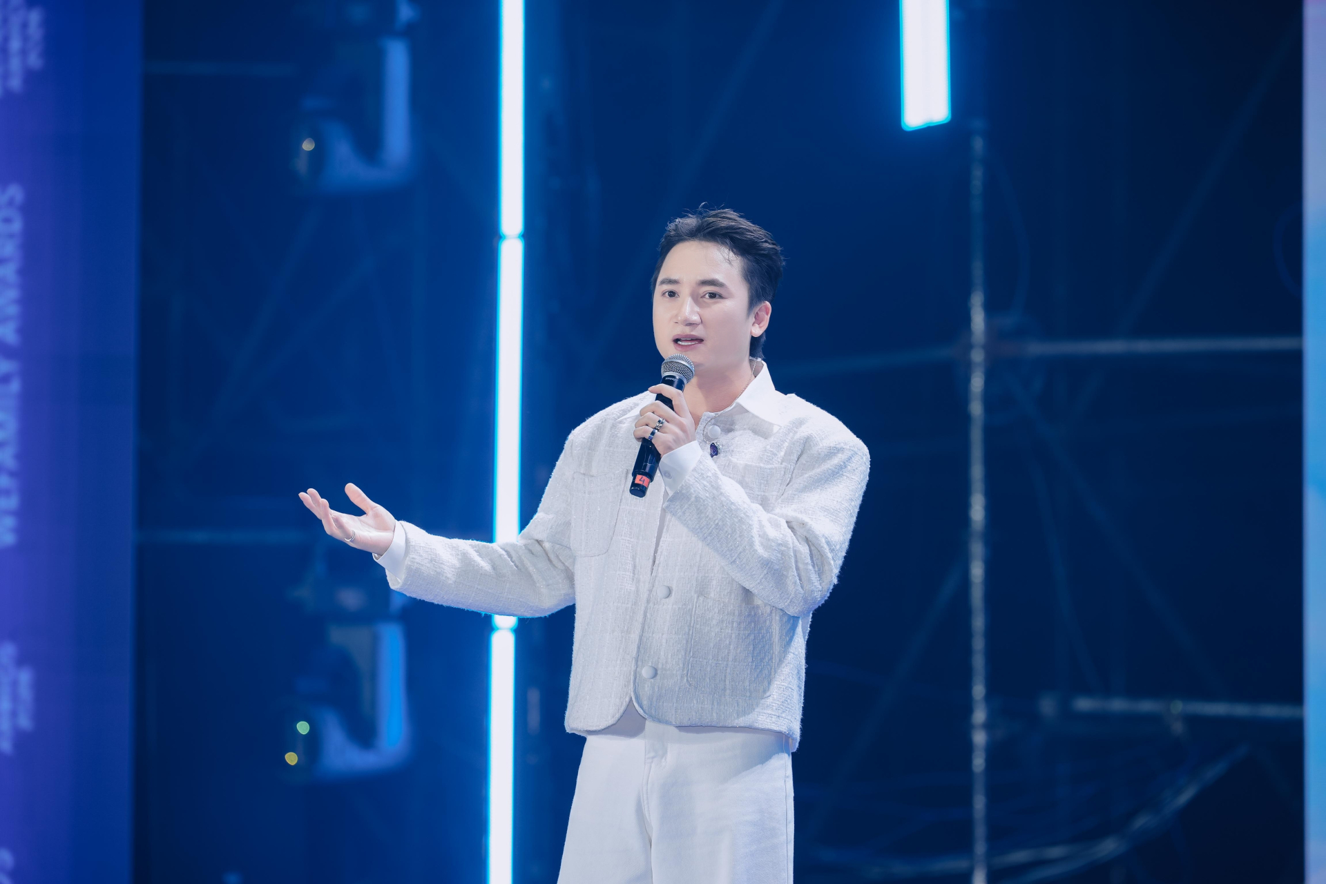 Dàn nghệ sĩ đình đám thăng hoa trên sân khấu WeFamily Awards 2026: Bản hòa ca đong đầy yêu thương và gắn kết gia đình