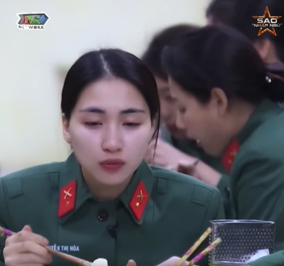 Hòa Minzy nhắc mọi người ăn vã