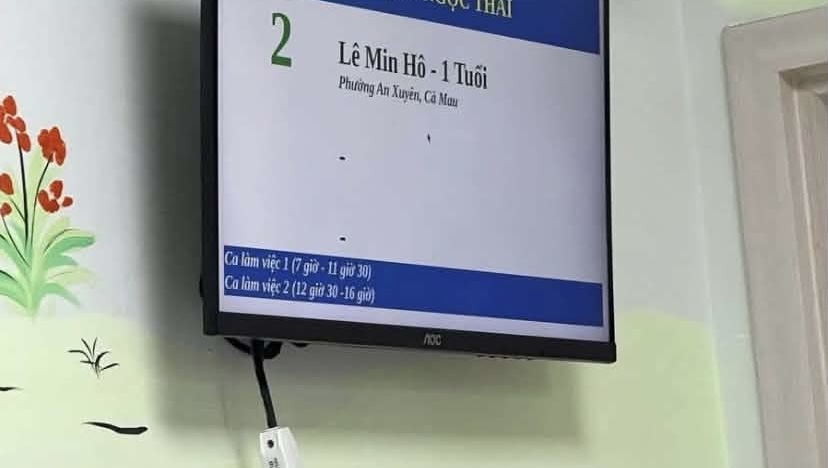 Tên bé trai 3 chữ xuất hiện trên bảng điện tử gây tranh luận: Vui thì vui nhưng cần cân nhắc điều này!