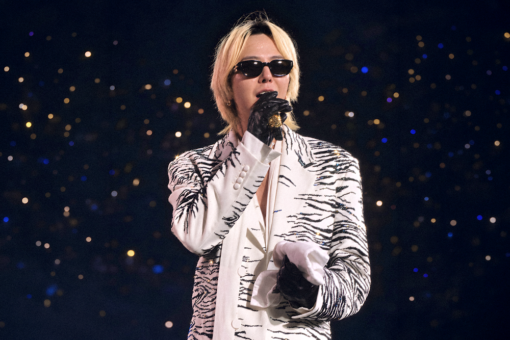 G-Dragon trên sân khấu Mỹ Đình. Nhiều khán giả của BIGBANG đã theo nhóm hơn 15 năm. Ảnh: BTC