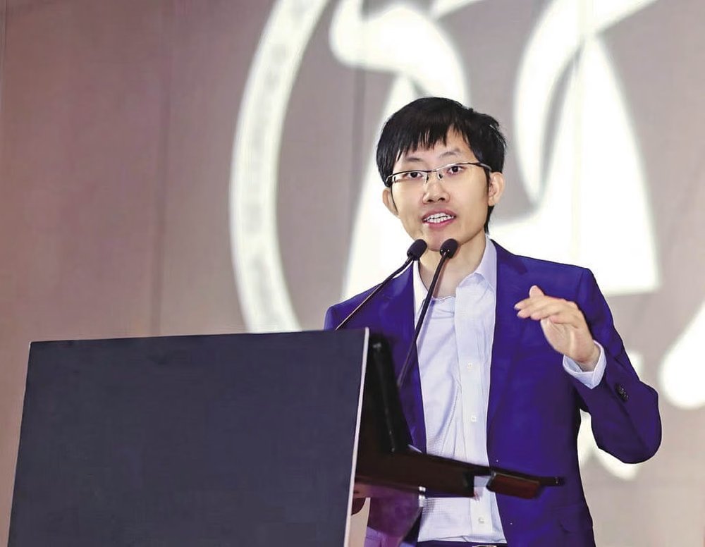 Nhà sáng lập DeepSeek Lương Văn Phong lần đầu góp mặt trên bảng Hurun đã vào thẳng top 10. Ảnh: Business Today