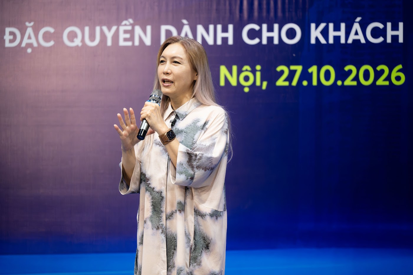 Phần chia sẻ trên sân khấu tại sự kiện. Ảnh: BTC