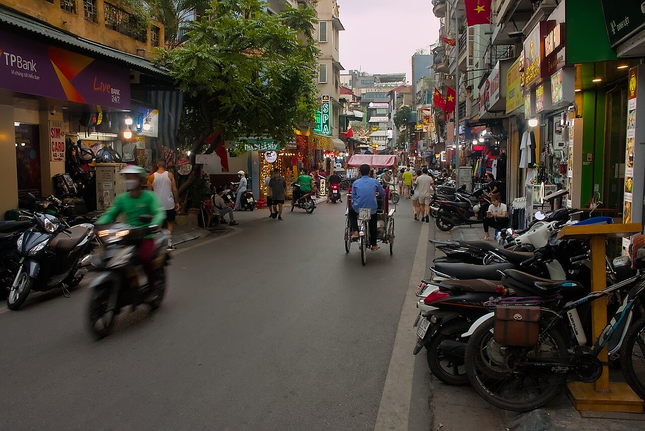 Với nhiều gia đình thành thị, chuyện đặt hàng buổi sáng và nhận trước giờ cơm chiều đang dần thành thói quen. Ảnh minh họa: Benjamin Smith / Wikimedia Commons (CC BY-SA 4.0)