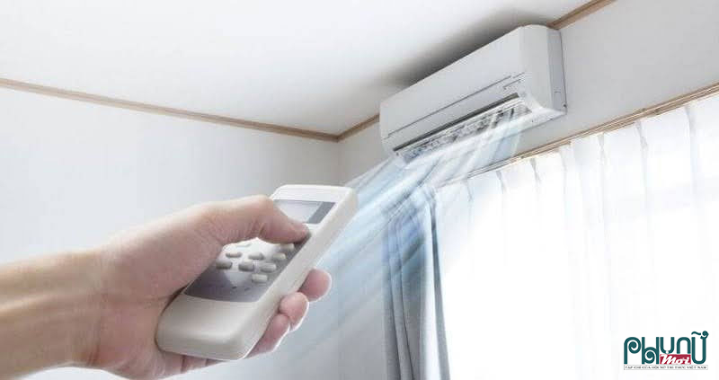 Điều chỉnh nhiệt độ phòng ngủ phù hợp giúp duy trì không gian mát mẻ và dễ chịu trong mùa hè