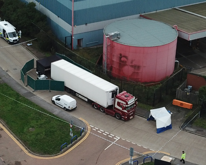 39 chết cóng trong thùng một chiếc xe tải ở Essex (Anh)