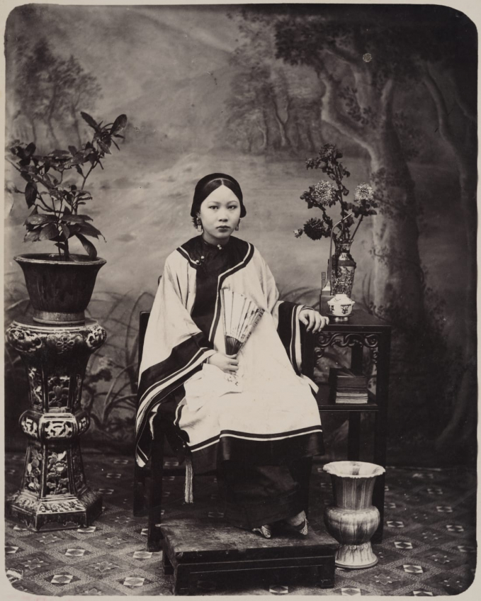 Phong trào nhiếp ảnh lan rộng khắp Trung Quốc cho đến cuối thế kỷ 19, dẫn tới sự bùng nổ của các tiệm chụp ảnh chân dung