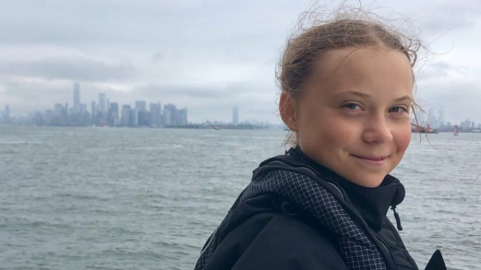 Greta Thunberg vượt biển đến hội nghị LHQ bằng thuyền không khí thải