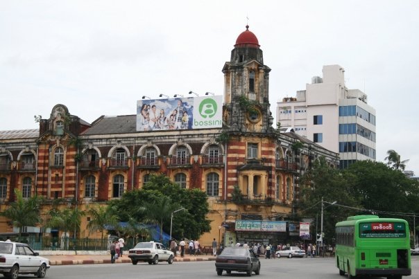 Một góc Yangon, Myanmar vào năm 2009