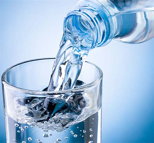 Cần duy trì uống đủ nước mỗi ngày