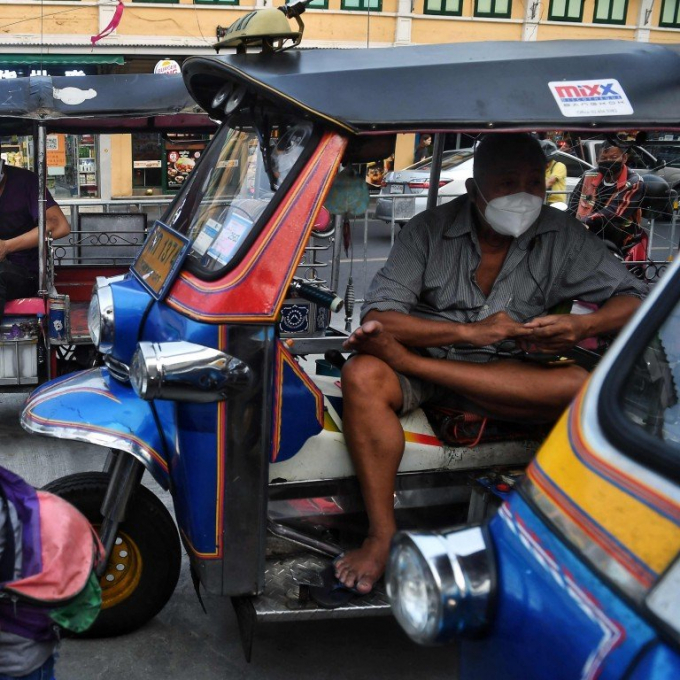 Khẩu trang y tế đang rất khan hiếm ở Bangkok (Thái Lan), nguồn hàng chủ yếu từ Việt Nam 
