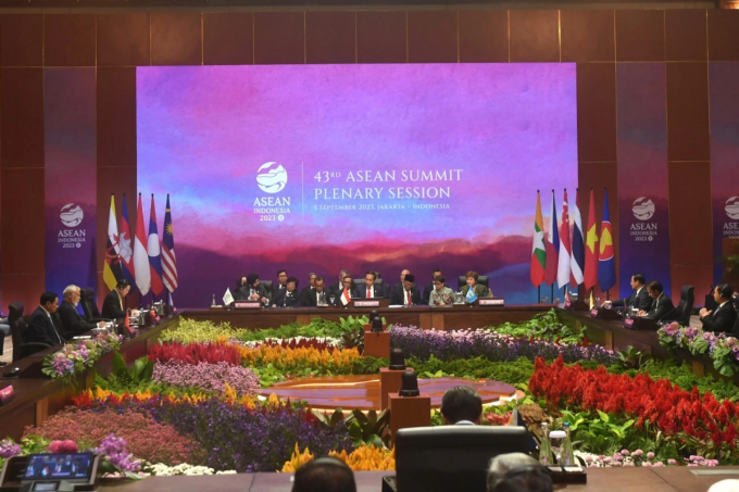 Hội nghị cấp cao ASEAN lần thứ 43 và các hội nghị liên quan diễn ra tại thủ đô Jakarta của Indonesia từ ngày 05-07/09