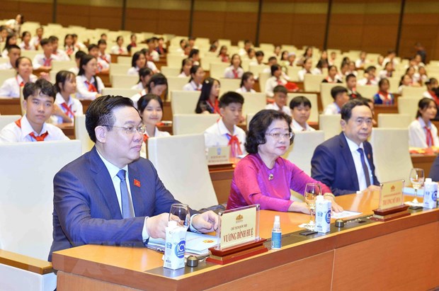 Chủ tịch Quốc hội Vương Đình Huệ dự Phiên họp giả định 'Quốc hội Trẻ em' lần thứ nhất năm 2023. (Ảnh: Minh Đức/TTXVN)