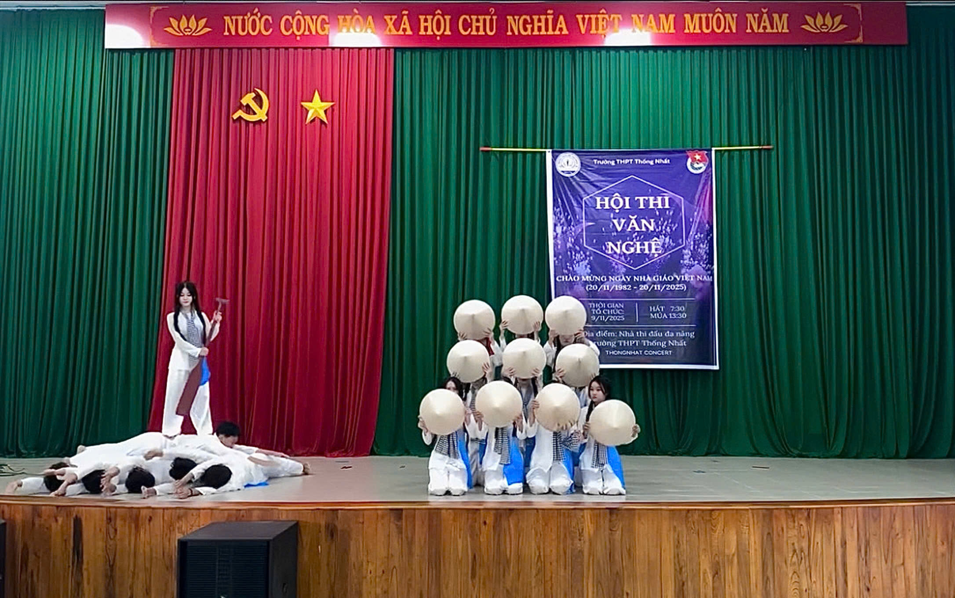 Ban đầu, các bạn nam 