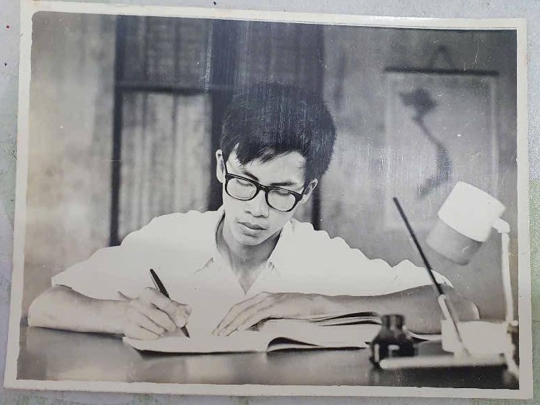 Hình ảnh hiếm thời thầy Trình còn ở Quốc học Huế (Ảnh: NVCC)