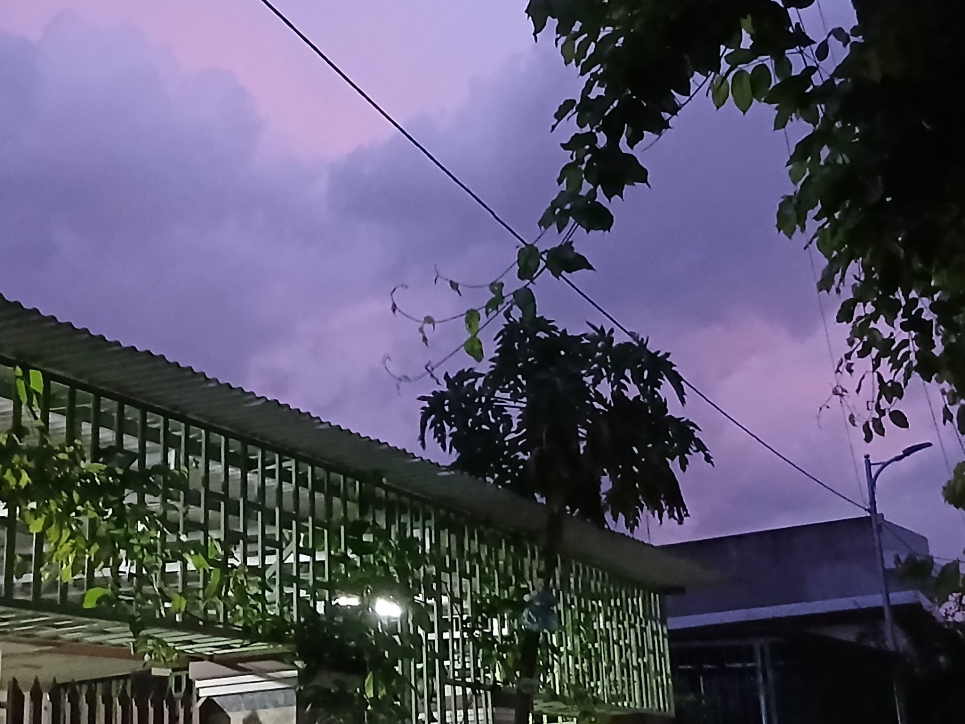 Xuất hiện bầu trời 