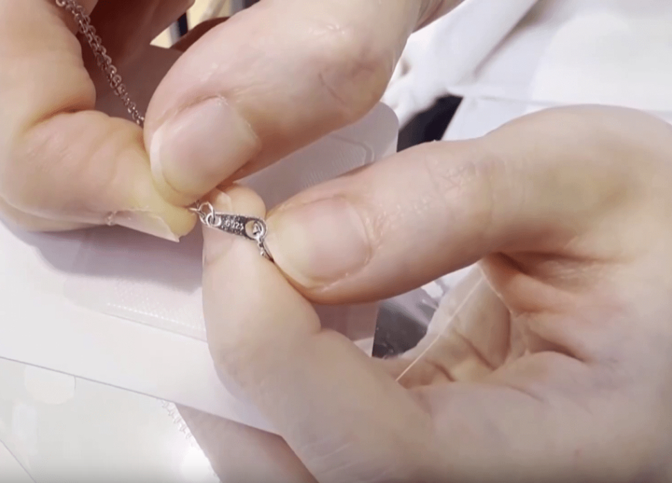 Nhiều mẫu trang sức bị phát hiện chứa chất gây ung thư vượt chuẩn 9.000 lần, bất ngờ vì nơi bán được nhiều người lựa chọn