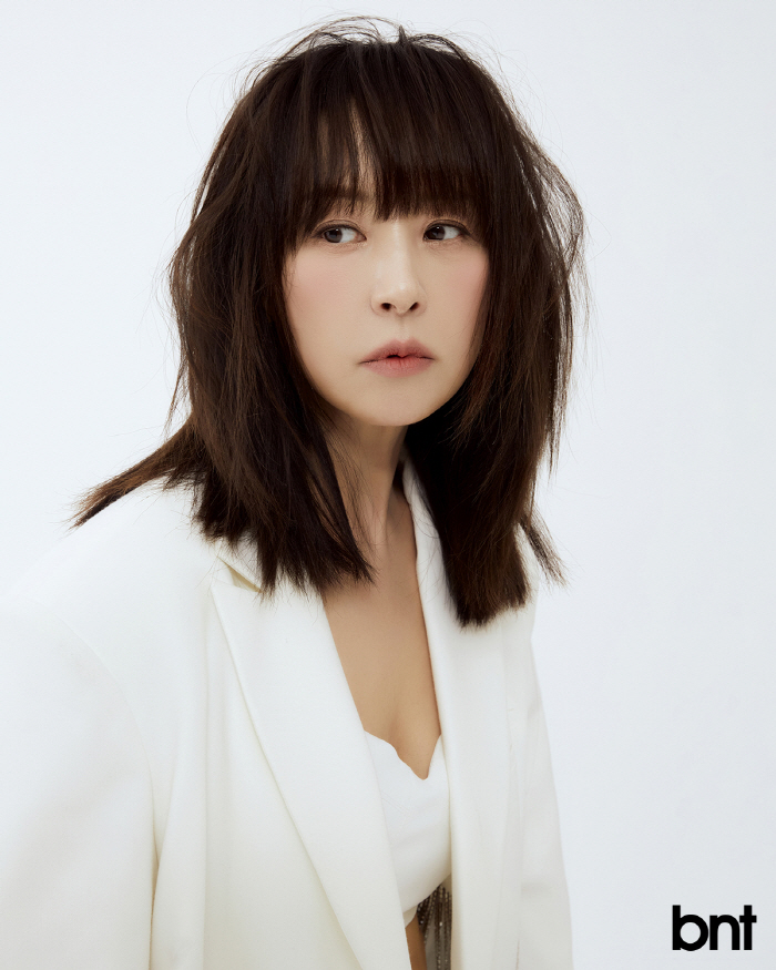 Nhan sắc gây sốc của nữ thần quốc dân phải giải nghệ để cưới kẻ xâm hại mình