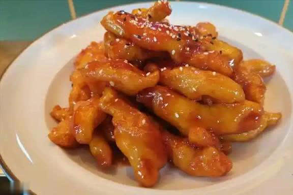 Ngày càng nhiều người tử vong vì biến chứng bệnh tiểu đường, bác sĩ cảnh báo: Trời lạnh, thà ăn cơm không còn hơn ham 4 món này