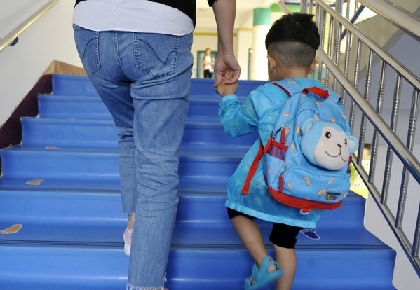 Phát hiện 96 loại độc tố ẩn chứa trong cơ thể 1 đứa trẻ, bác sĩ cảnh báo: Tránh xa 3 loại nhựa này